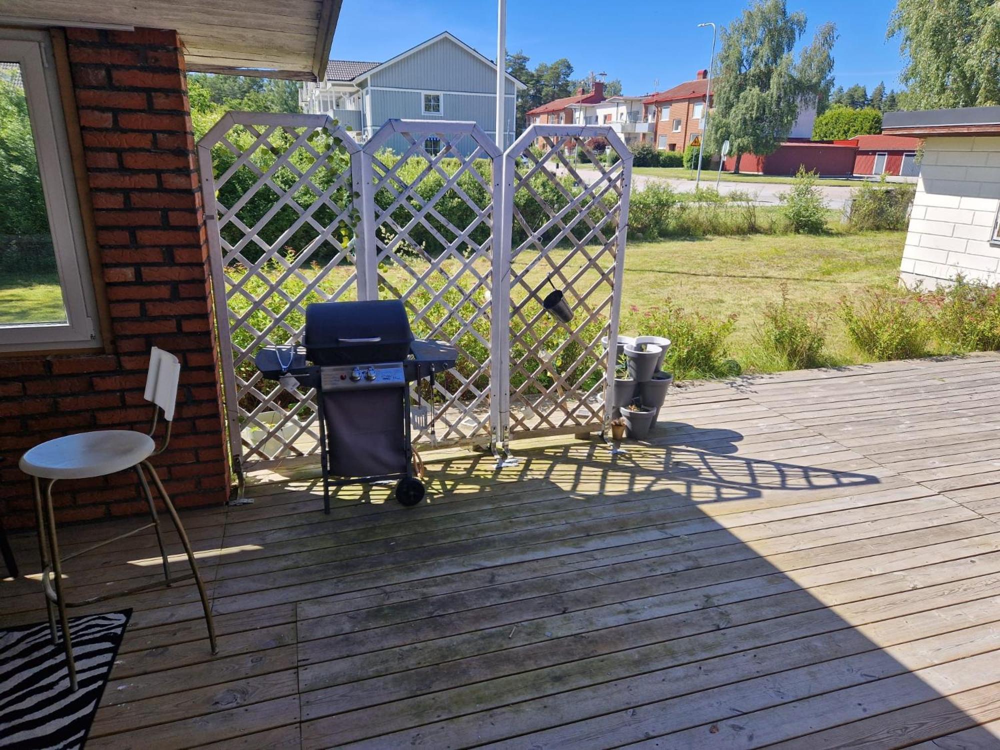 Villa Med Egen Parkering. Moejlighet Att Boka Fran 1 Och Upp Till 5 Personer. Örebro Exterior foto